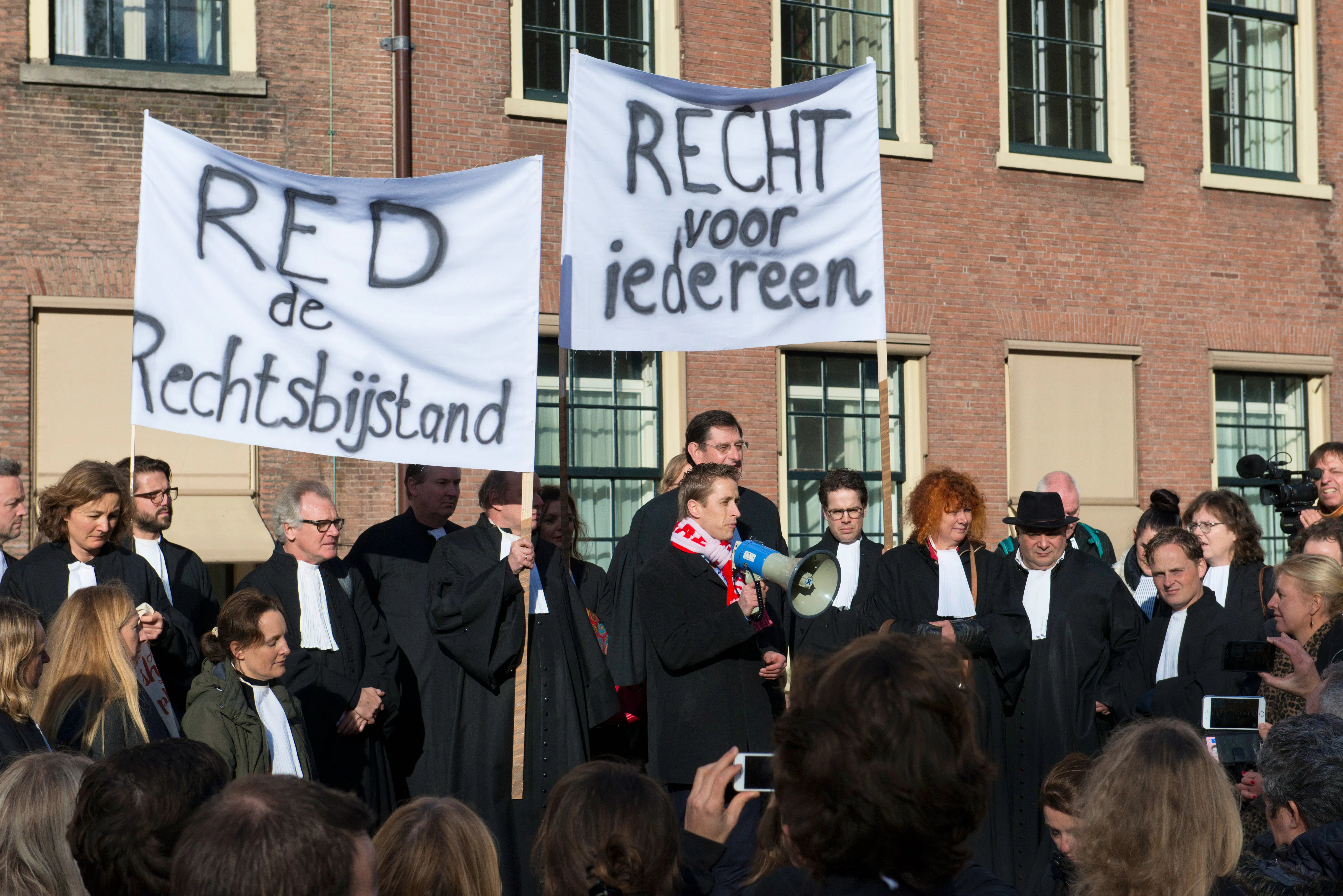 Klassenjustitie bestrijden en de rechtspraak versterken
