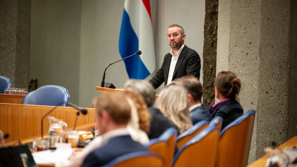 Afbeelding voor Dijk: 'Tijd voor een andere weg, zonder wapenwedloop'