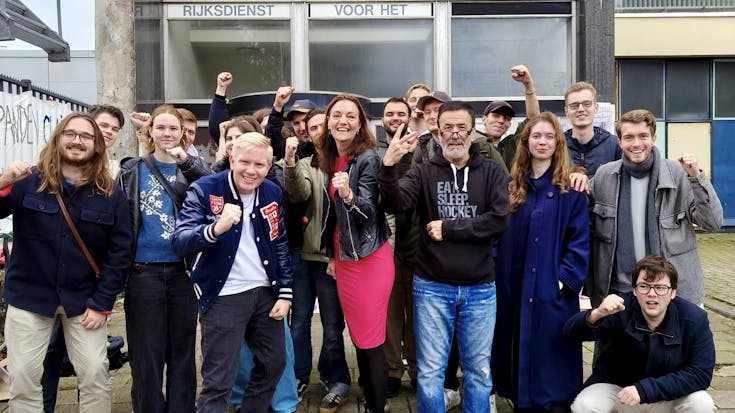 Jongeren bezetten oud RDW-kantoor in Den Haag en lanceren Manifest tegen Leegstand.