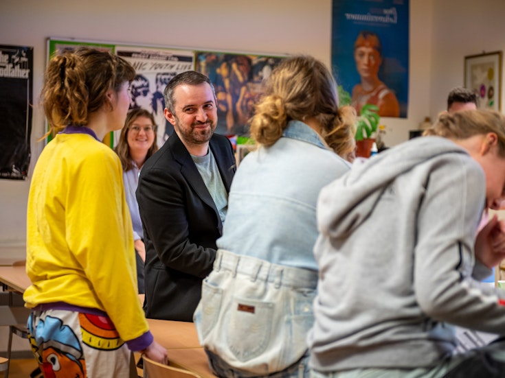 Foto van Jimmy Dijk op een basisschool