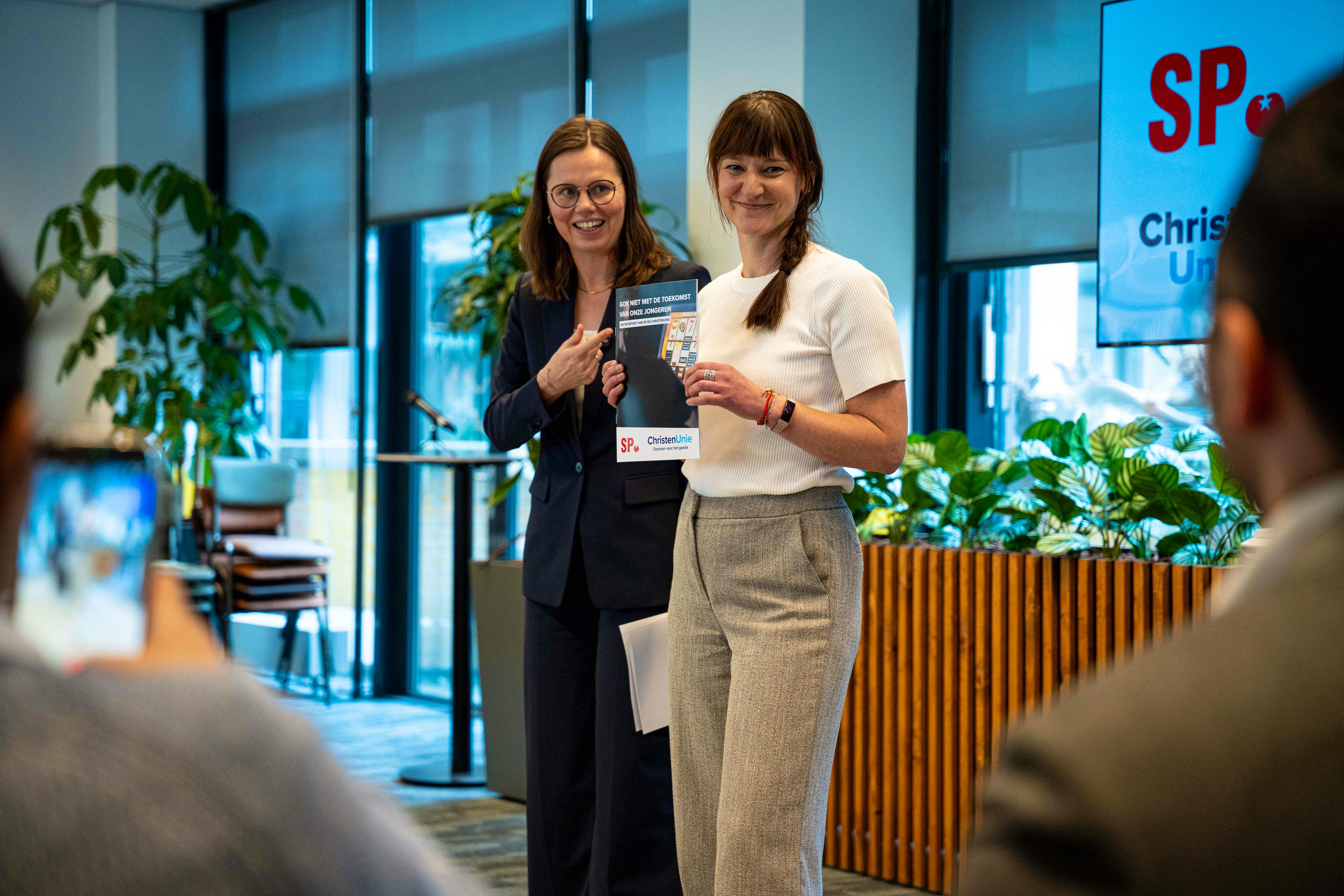 SP en ChristenUnie presenteren wetsvoorstel tegen misstanden bij online gokken