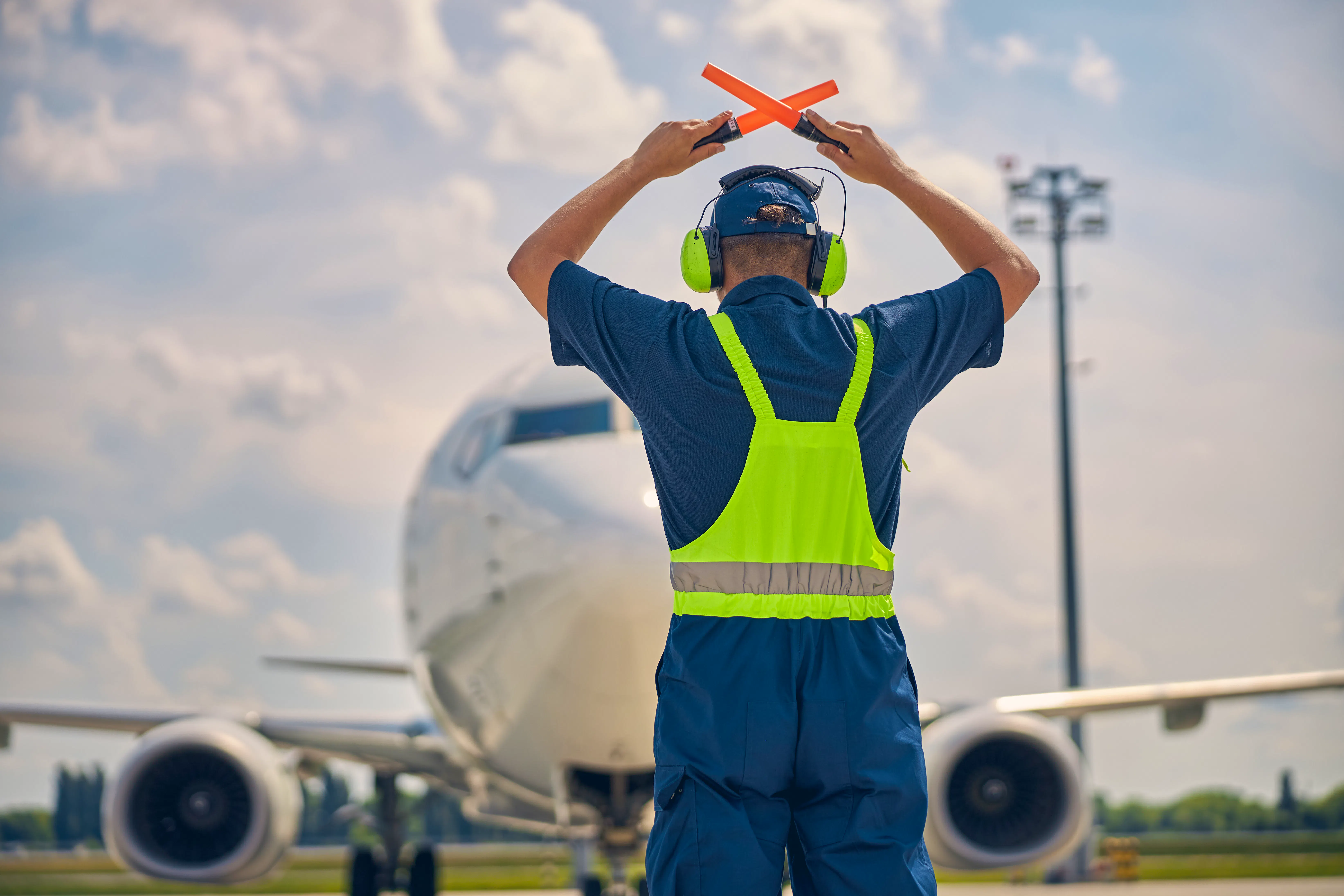SP: “Bescherm platformmedewerkers Schiphol tegen kankerverwekkende uitstoot”
