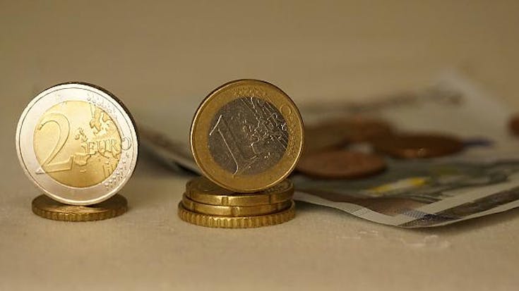 SP fel tegen 16% loonsverhoging provinciale politici!