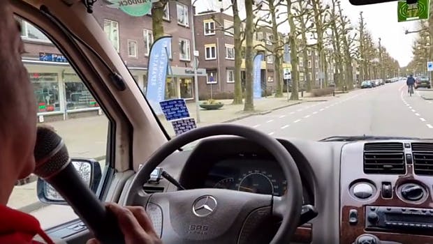 Het C-team met knallende speakers door Weert!