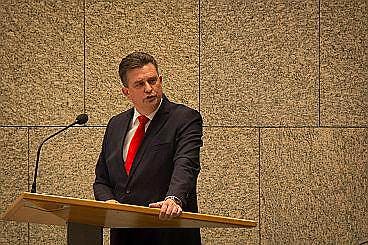 Betaal voor werk in de metaal