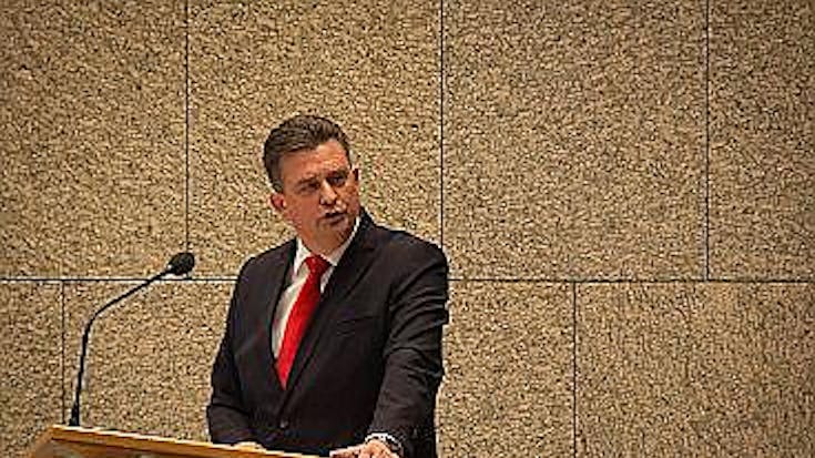 Betaal voor werk in de metaal