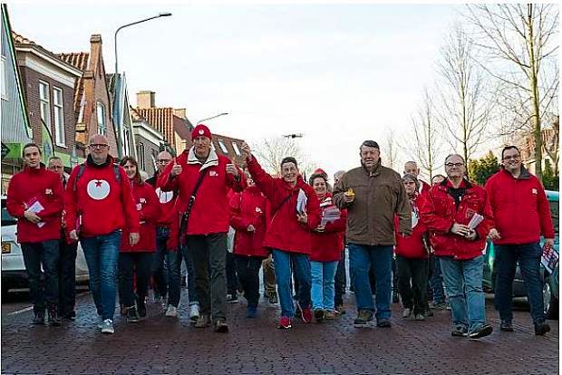Start Verkiezingscampagne meerdere SP afdelingen in Schagen: De buurt in en bewoners spreken over woningnood en schrappen buslijnen