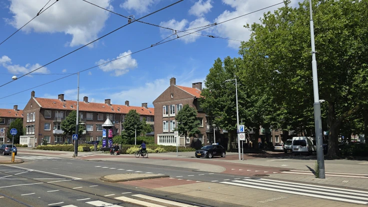 Langs de deuren in Slotermeer: hardnekkige schimmel en ernstig achterstallig onderhoud