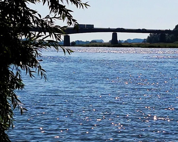 Aandacht voor de Rijnbrug