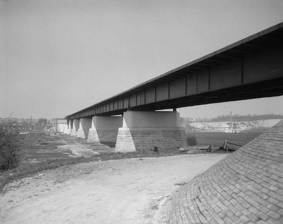 Aandacht voor de Rijnbrug